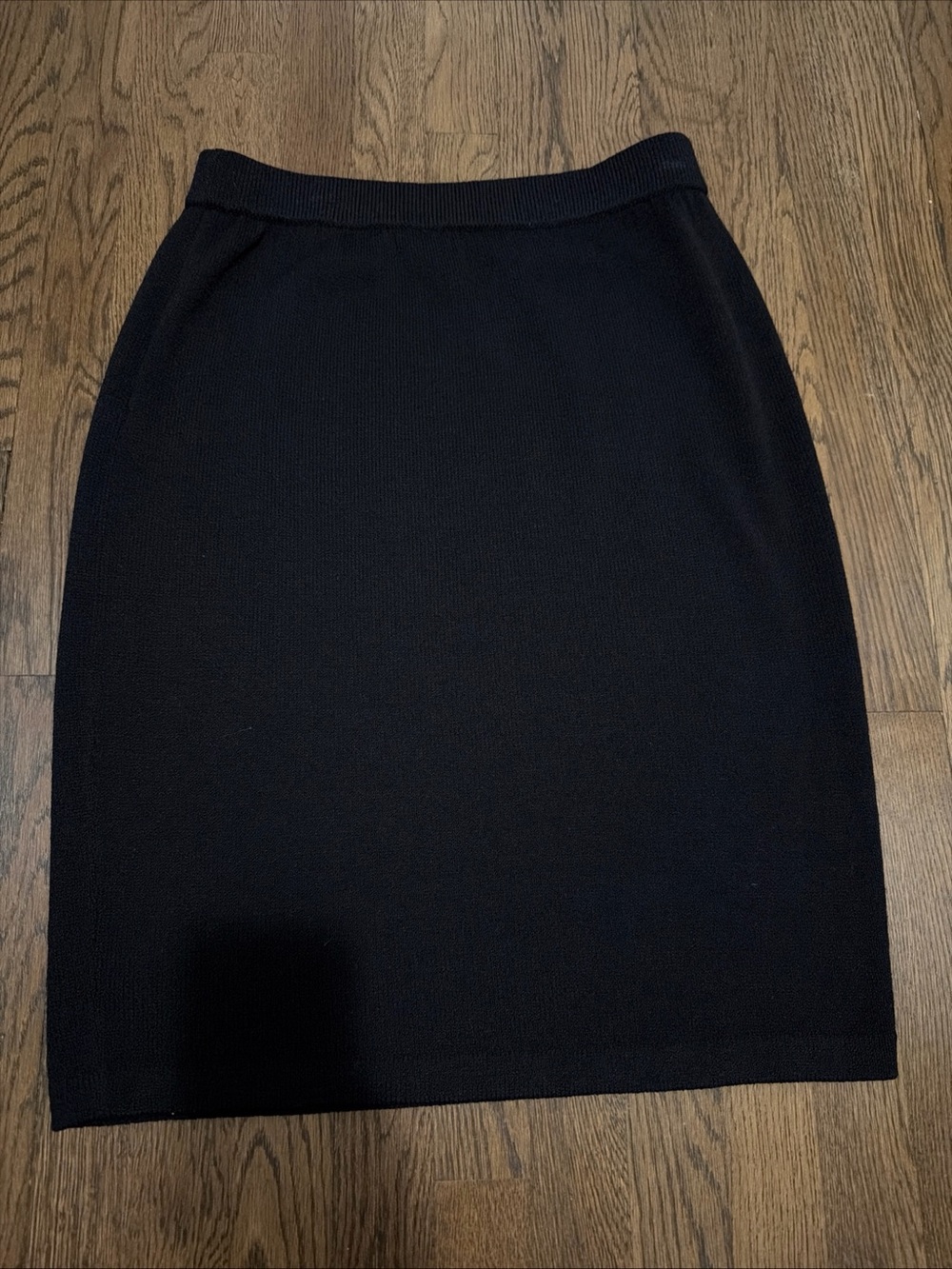 St. John Basics Black Knit Knee Length Skirt - Size 12